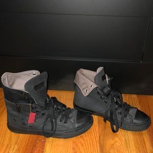 Men’s Hightop Foldable Canvas Levi Sneakers